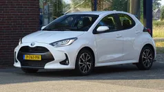 Wit Gebruikt 2022 Toyota Yaris Hybrid Hatchback | € 23.950 (Eerlijke prijs)