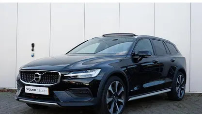 Zwart Occasion 2021 Volvo V60 CC Pro Stationwagen | € 39.950 (Eerlijke prijs)