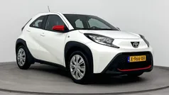 Wit Gebruikt 2024 Toyota Aygo Play Hatchback | € 20.499 (Eerlijke prijs)