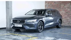 Blauw Gebruikt 2021 Volvo V60 Momentum Stationwagen | € 31.950 (Goede deal)