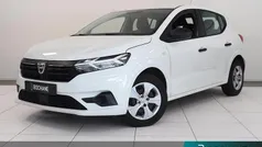 Wit Gebruikt 2021 Dacia Sandero Essentiel Hatchback | € 10.645 (Super prijs)