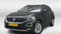 Zwart Gebruikt 2021 VW T-Roc Style SUV | € 23.950 (Eerlijke prijs)