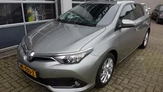 Grijs Gebruikt 2017 Toyota Auris Hybrid Business Edition Hatchback | € 16.245 (Eerlijke prijs)