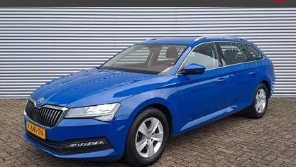 Occasion Skoda Superb Business Line 150 PK (110 kW) 2021 Blauw Stationwagen