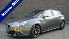 Grijs Gebruikt 2013 Alfa Romeo Giulietta Distinctive Hatchback | € 7.445 (Eerlijke prijs)