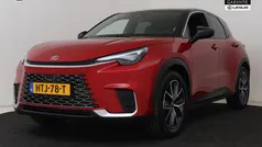 Rood Gebruikt 2025 Lexus LBX SUV | € 39.950 (Eerlijke prijs)