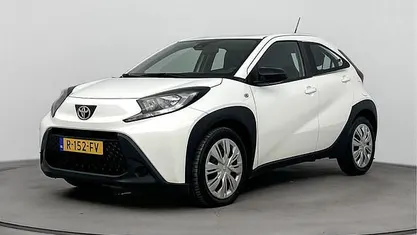 Wit Gebruikt 2022 Toyota Aygo X Play SUV | € 16.945 (Goede deal)
