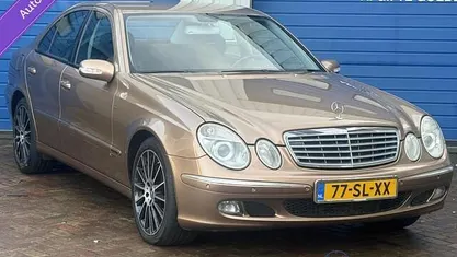 Bruin Occasion 2006 Mercedes E350 Elegance Sedan | € 7.950 (Super prijs)