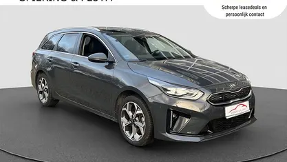 Grijs Gebruikt 2021 Kia Ceed Hatchback | € 23.490 (Eerlijke prijs)