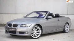 Grijs, metallic lak Gebruikt 2007 BMW 330 Cabriolet Executive Cabriolet | € 12.950 (Eerlijke prijs)