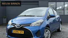 Blauw Gebruikt 2015 Toyota Yaris Hatchback | € 9.443 (Eerlijke prijs)