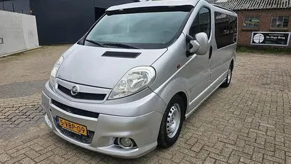 Zilver Gebruikt 2009 Opel Vivaro MPV | € 4.999 (Goede deal)