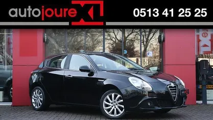 Zwart Occasion 2011 Alfa Romeo Giulietta Distinctive Hatchback | € 5.950 (Eerlijke prijs)