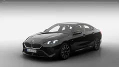 Saphirschwarz metallic (zwart metallic) Nieuw 2025 BMW 220 M Sport Coupé | € 55.520 (Super prijs)