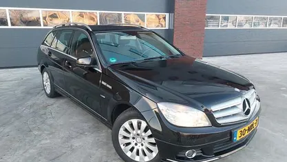 Zwart (metallic) Gebruikt 2010 Mercedes C180 Business Stationwagen | € 2.950 (Eerlijke prijs)