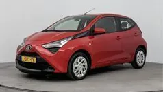Rood Gebruikt 2021 Toyota Aygo X-play Hatchback | € 11.945 (Eerlijke prijs)