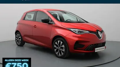 Rood, metallic lak Gebruikt 2024 Renault Zoe Evolution Hatchback | € 20.990 (Eerlijke prijs)