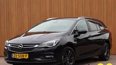 Blauw, metallic lak Gebruikt 2019 Opel Astra Edition Stationwagen | € 14.440 (Eerlijke prijs)