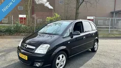 Zwart, metallic lak Gebruikt 2006 Opel Meriva Cosmo MPV | € 1.499 (Eerlijke prijs)