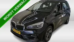 Zwart Gebruikt 2022 BMW 216 Sport Line Stationwagen | € 21.990 (Eerlijke prijs)