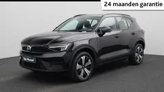 Zwart Gebruikt 2023 Volvo XC40 Core SUV | € 32.940 (Eerlijke prijs)