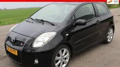 Zwart Gebruikt 2007 Toyota Yaris Hatchback | € 3.695 (Eerlijke prijs)