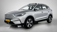 Grijs Gebruikt 2023 MG ZS Luxury Sedan | € 27.995 (Eerlijke prijs)