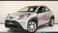 Grijs Gebruikt 2022 Toyota Aygo Play Hatchback | € 15.745 (Goede deal)
