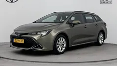 Groen Gebruikt 2023 Toyota Corolla Hybrid Active Stationwagen | € 25.445 (Eerlijke prijs)