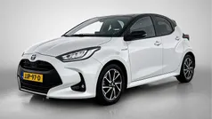 Wit Gebruikt 2021 Toyota Yaris Hybrid Executive Hatchback | € 21.950 (Eerlijke prijs)