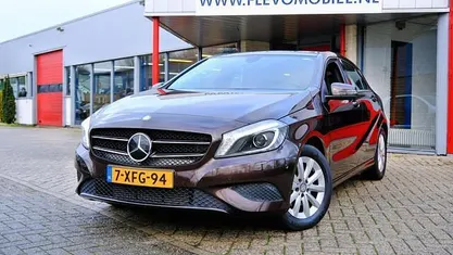 Bruin Gebruikt 2014 Mercedes A180 Ambition Hatchback | € 17.750 (Eerlijke prijs)