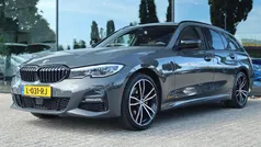 Grijs Gebruikt 2021 BMW 320e M Sport Stationwagen | € 29.800 (Eerlijke prijs)
