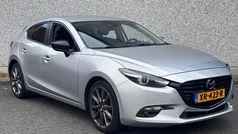 Grijs Gebruikt 2017 Mazda 3 Hatchback | € 14.799 (Eerlijke prijs)