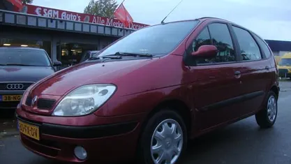 Rood Occasion 2000 Renault Scénic MPV | € 1.950 (Eerlijke prijs)