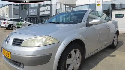 Grijs Gebruikt 2005 Renault Mégane Cabriolet Luxe Cabriolet | € 2.250 (Eerlijke prijs)
