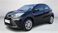 Gebruikt 2024 Toyota Aygo Play Hatchback | € 16.600 (Eerlijke prijs)