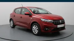 Rood Gebruikt 2022 Dacia Sandero Comfort Hatchback | € 12.990 (Super prijs)