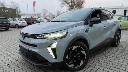 Grijs Occasion 2025 Renault Captur Techno SUV | € 27.745 (Goede deal)