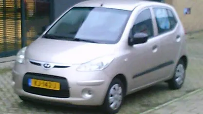 Goud (metallic) Gebruikt 2009 Hyundai i10 Active Hatchback | € 2.450 (Eerlijke prijs)