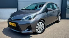 Grijs Gebruikt 2014 Toyota Yaris Hatchback | € 10.499 (Eerlijke prijs)
