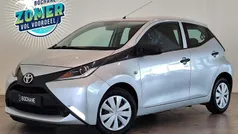 Grijs Gebruikt 2015 Toyota Aygo Hatchback | € 8.395 (Eerlijke prijs)
