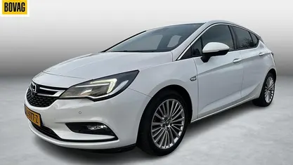 Wit Gebruikt 2016 Opel Astra Innovation Hatchback | € 8.700 (Eerlijke prijs)