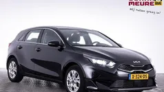 Zwart Gebruikt 2023 Kia Ceed Hatchback | € 19.900 (Eerlijke prijs)