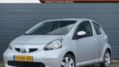 Grijs Gebruikt 2006 Toyota Aygo Hatchback | € 2.195 (Eerlijke prijs)