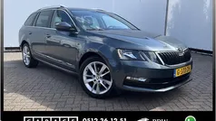 Grijs, metallic lak Gebruikt 2020 Skoda Octavia Clever Stationwagen | € 17.900 (Eerlijke prijs)