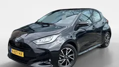 Zwart Gebruikt 2021 Toyota Yaris Hatchback | € 20.950 (Eerlijke prijs)