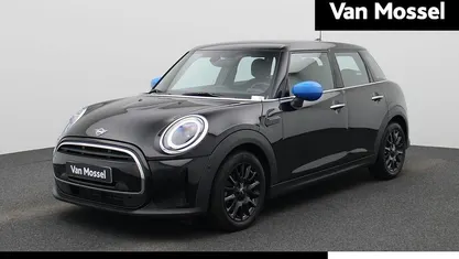Zwart Occasion 2022 Mini Cooper Business Hatchback | € 20.900 (Eerlijke prijs)