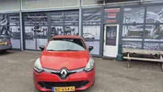 Rood Gebruikt 2015 Renault Clio IV Dynamique Hatchback | € 9.950 (Eerlijke prijs)