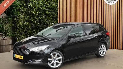 Zwart Occasion 2015 Ford Focus Titanium Stationwagen | € 7.995 (Iets duurder)