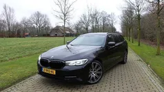 Zwart, metallic lak Gebruikt 2021 BMW 520 Executive Stationwagen | € 33.950 (Eerlijke prijs)